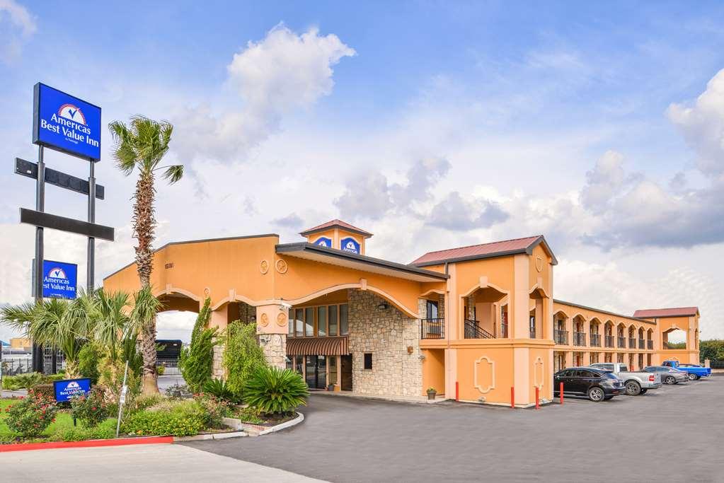 Americas Best Value Inn Buda Kültér fotó
